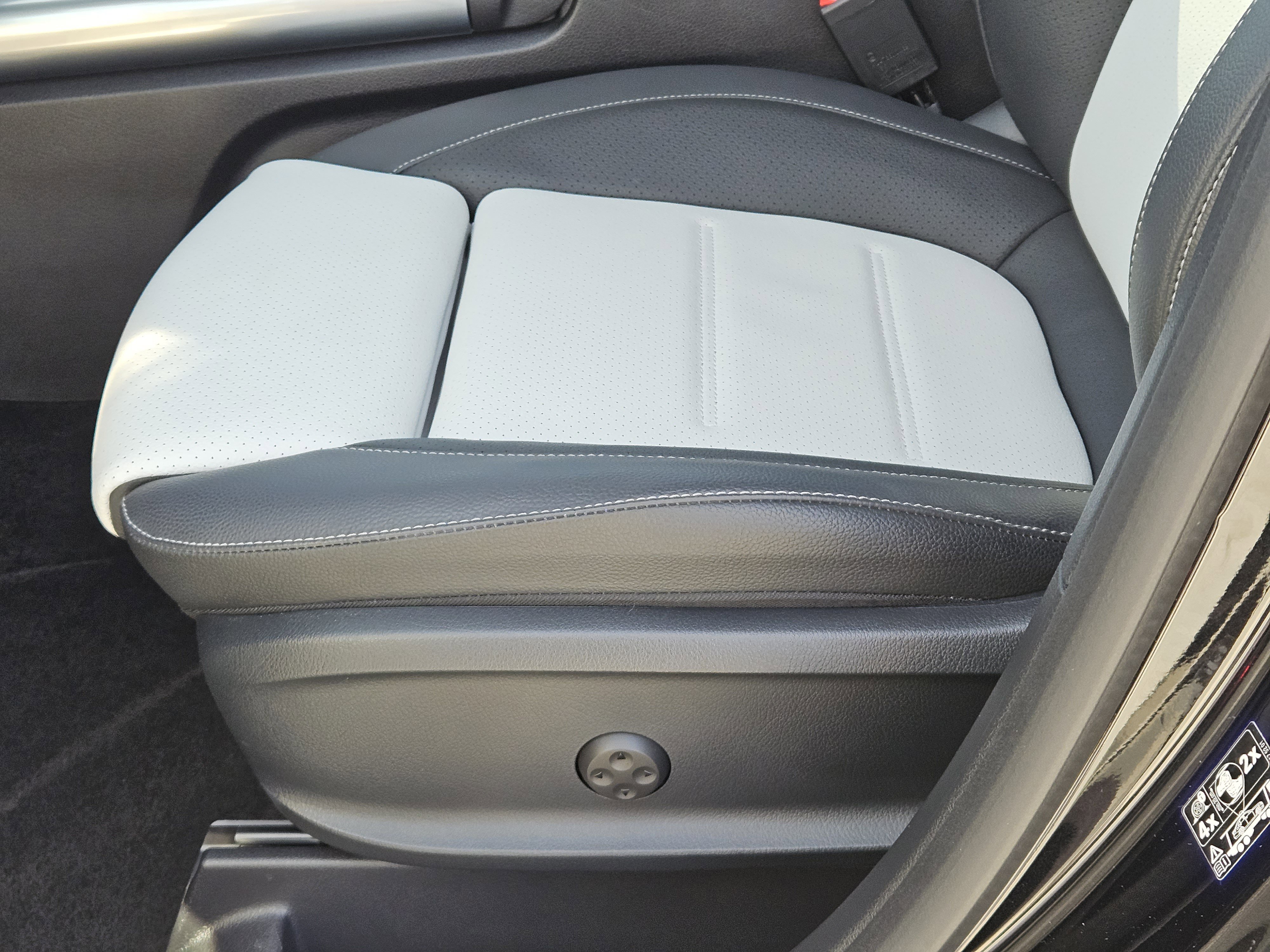 Certified 2022 Mercedes-Benz GLA 45 AMG 4MATIC image 25