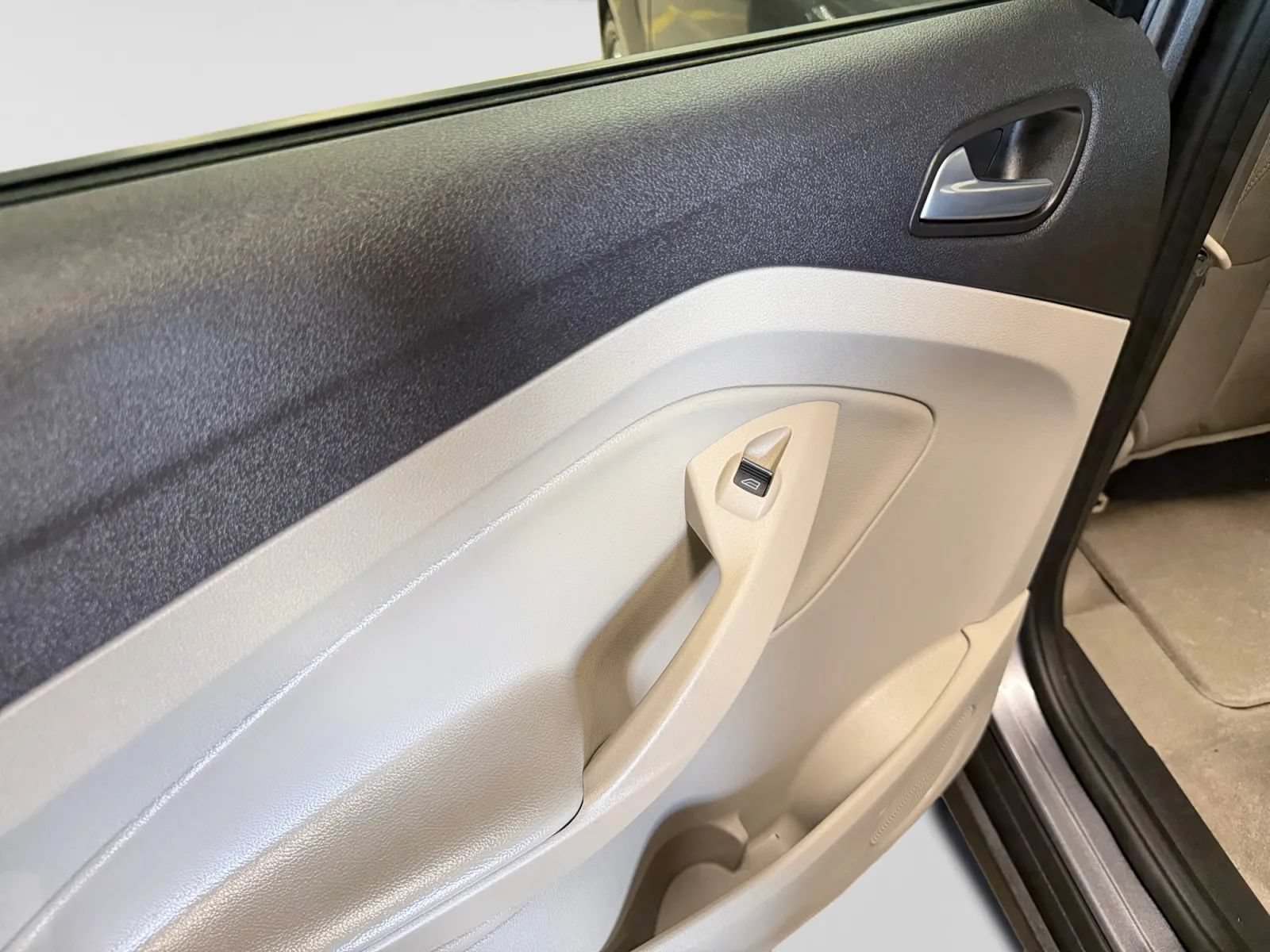 Used 2013 Ford C-MAX SE FWD image 15
