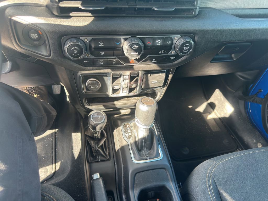 Used 2025 Jeep Gladiator Sport image 20