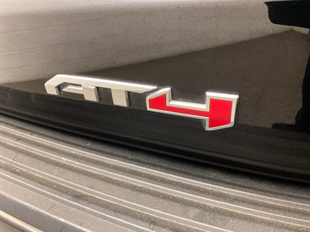 Used 2025 GMC Yukon AT4 Ultimate w/ LPO, Floor Liner Package AWD/4WD image 9