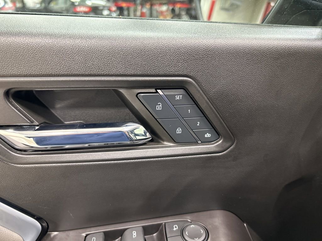 Used 2024 Chevrolet Colorado ZR2 w/ ZR2 Convenience Package III image 13