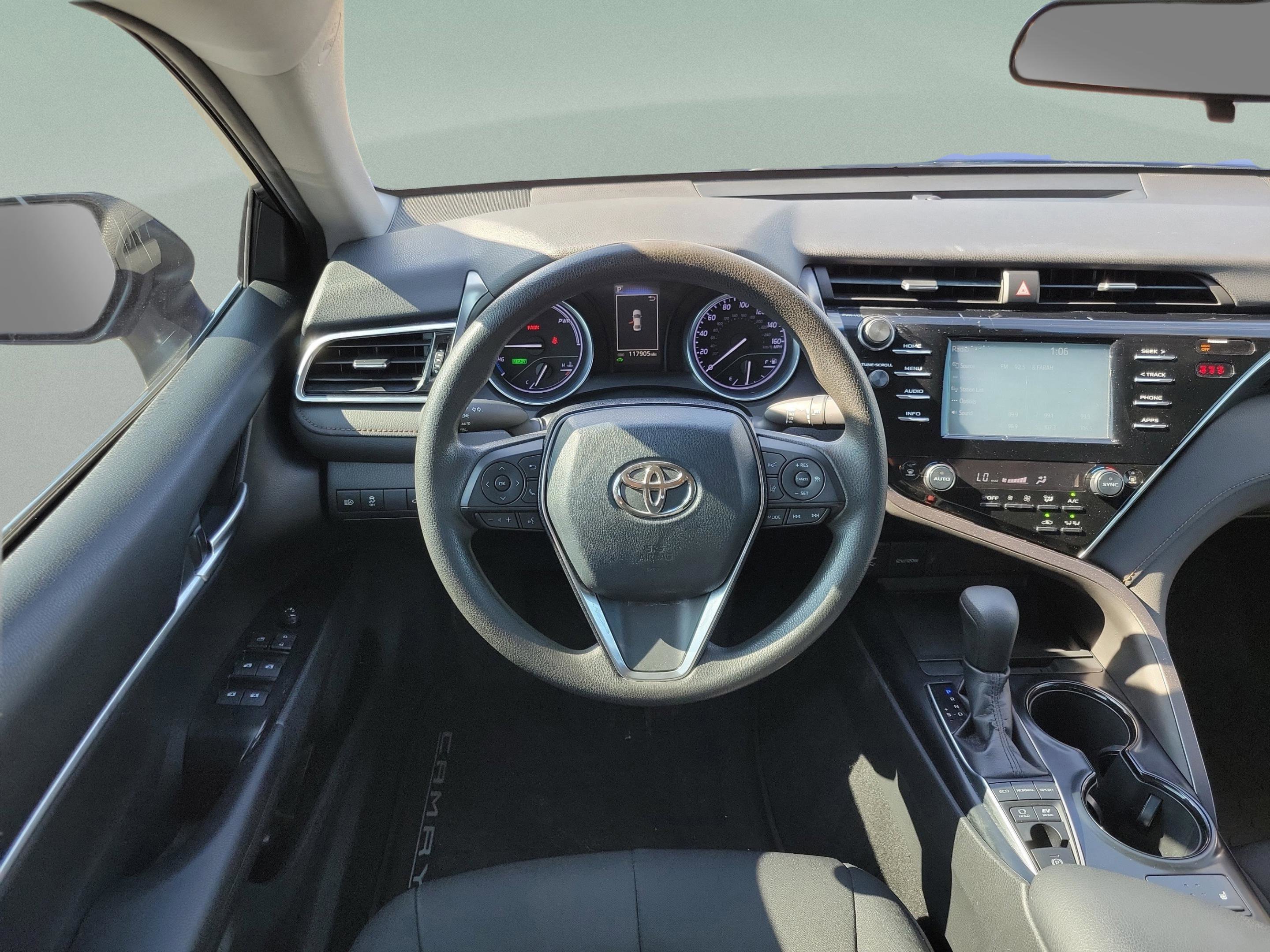 Used 2018 Toyota Camry LE image 19