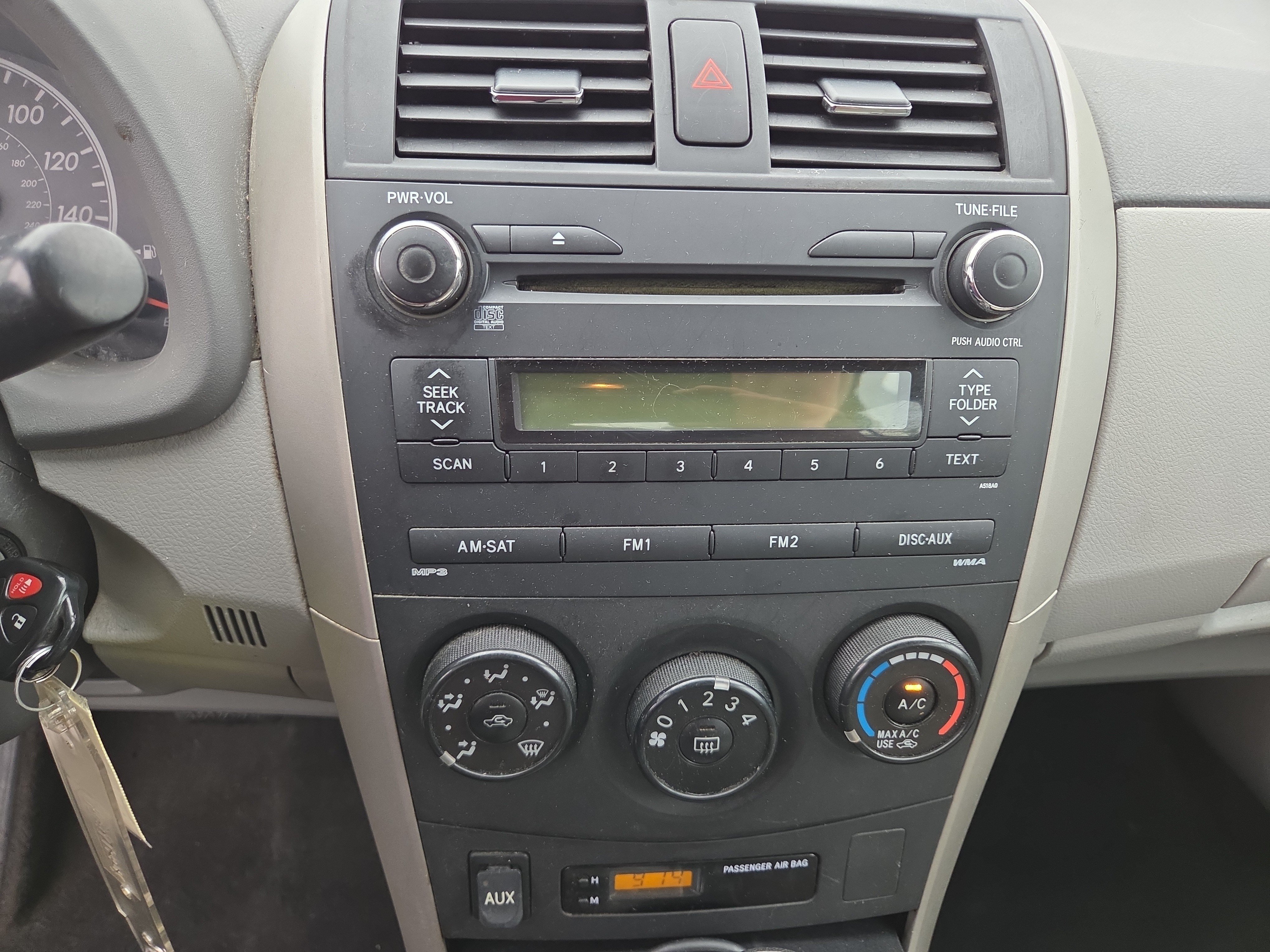 Used 2010 Toyota Corolla LE FWD image 21