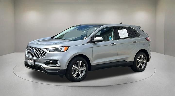 Certified 2023 Ford Edge SEL w/ Convenience Package AWD/4WD image 2