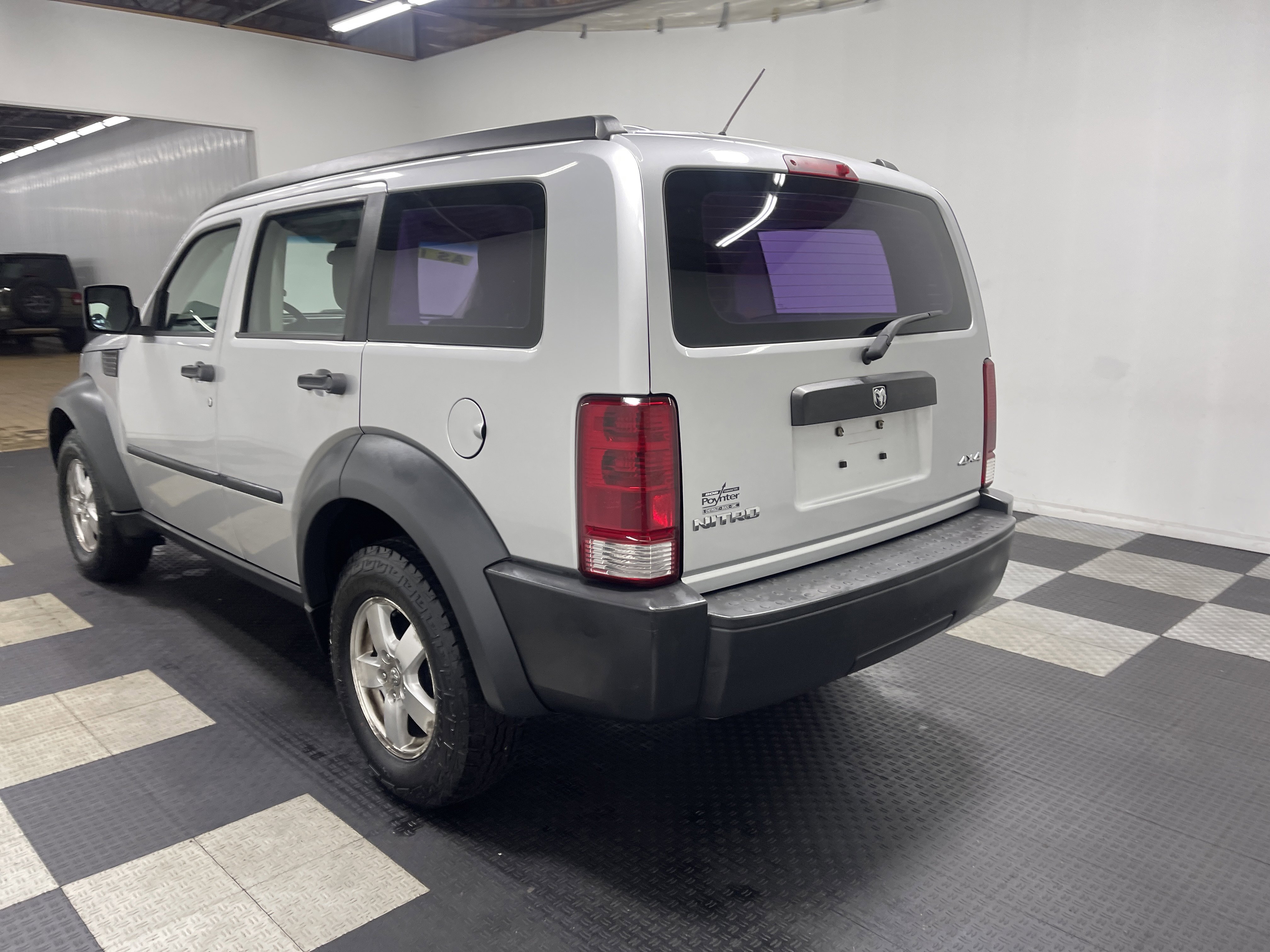 Used 2008 Dodge Nitro SXT AWD/4WD image 2