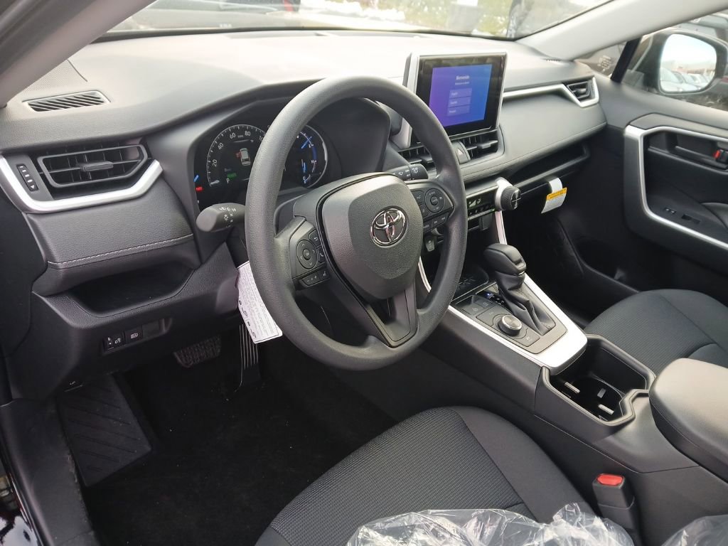 New 2025 Toyota RAV4 LE image 5