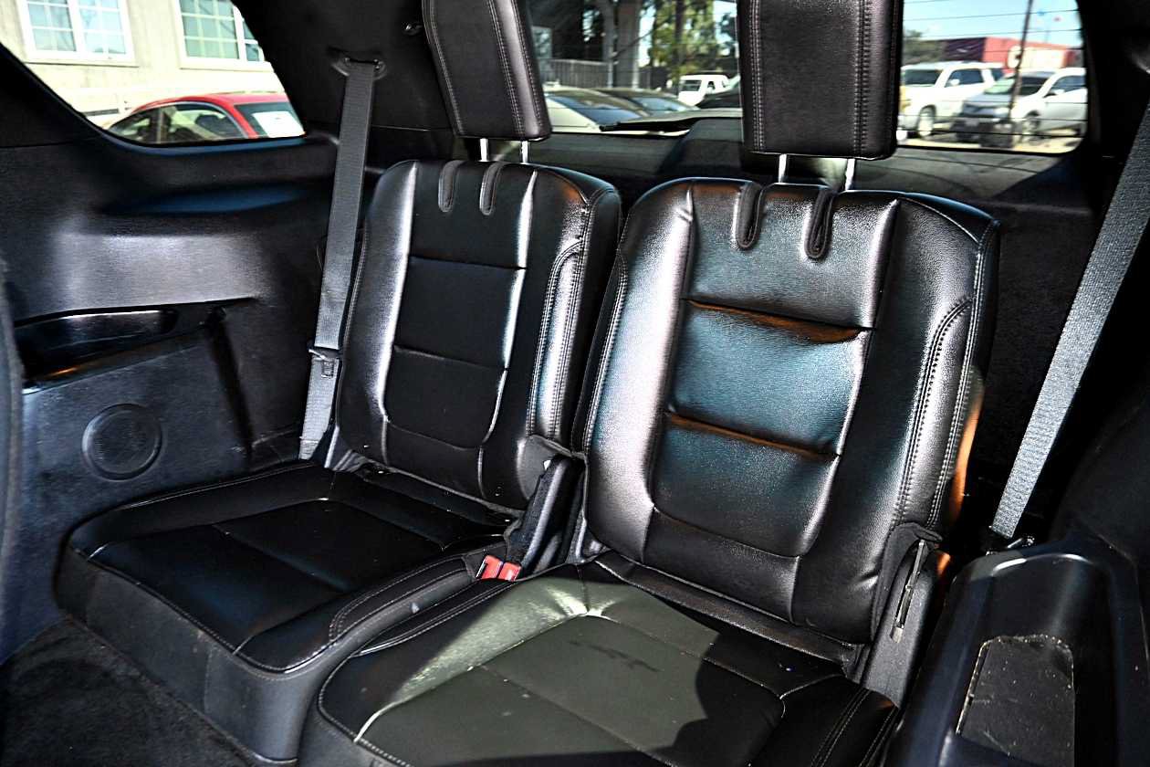 Used 2017 Ford Explorer XLT FWD image 13