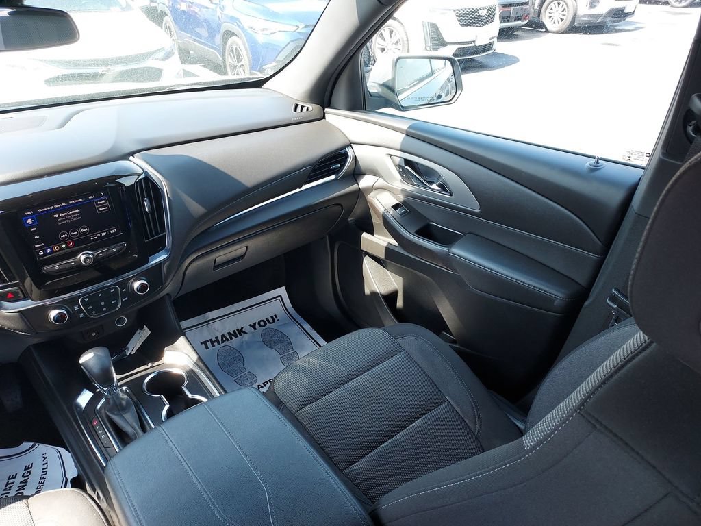 Used 2023 Chevrolet Traverse LT FWD image 11