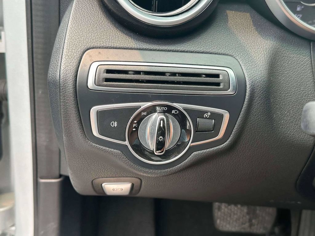 Used 2016 Mercedes-Benz C 300 4MATIC Sedan image 21