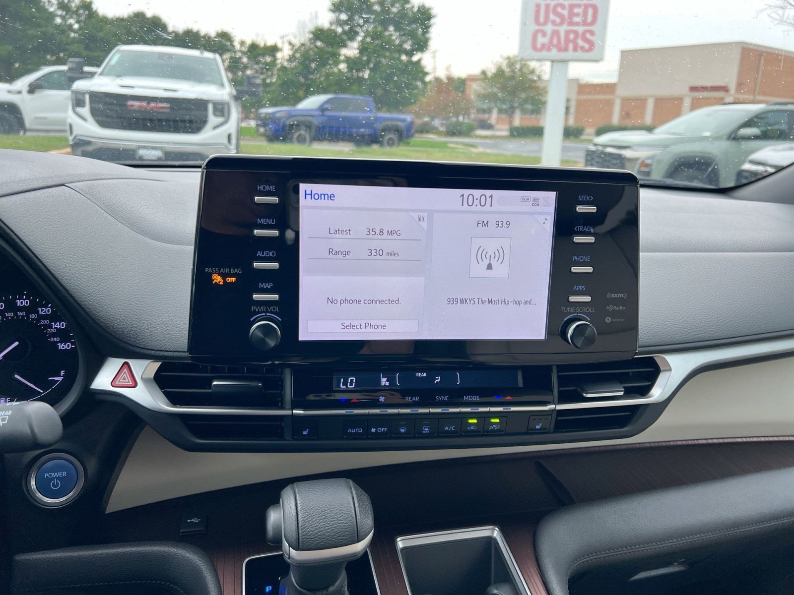 Used 2021 Toyota Sienna XLE image 18