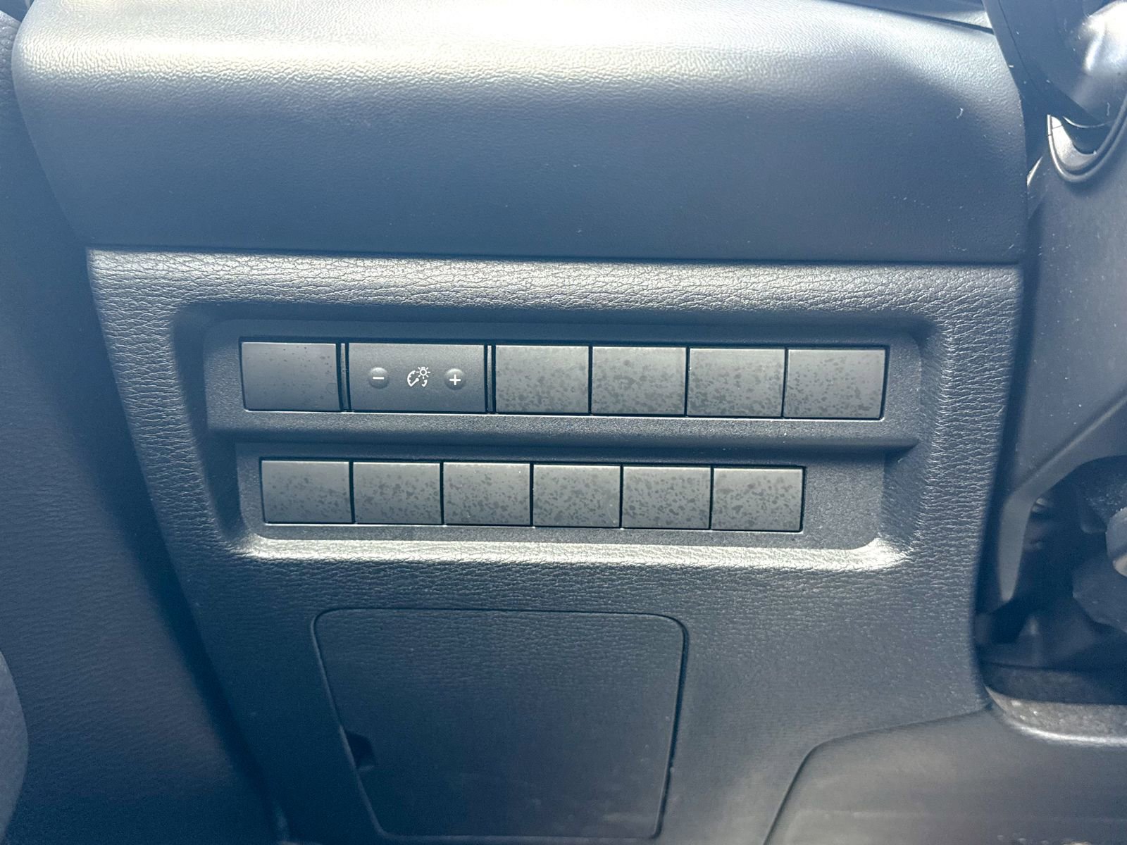 Used 2024 Mitsubishi Outlander ES image 40