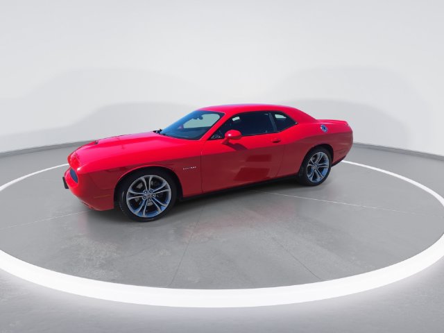 Used 2020 Dodge Challenger R/T RWD image 4