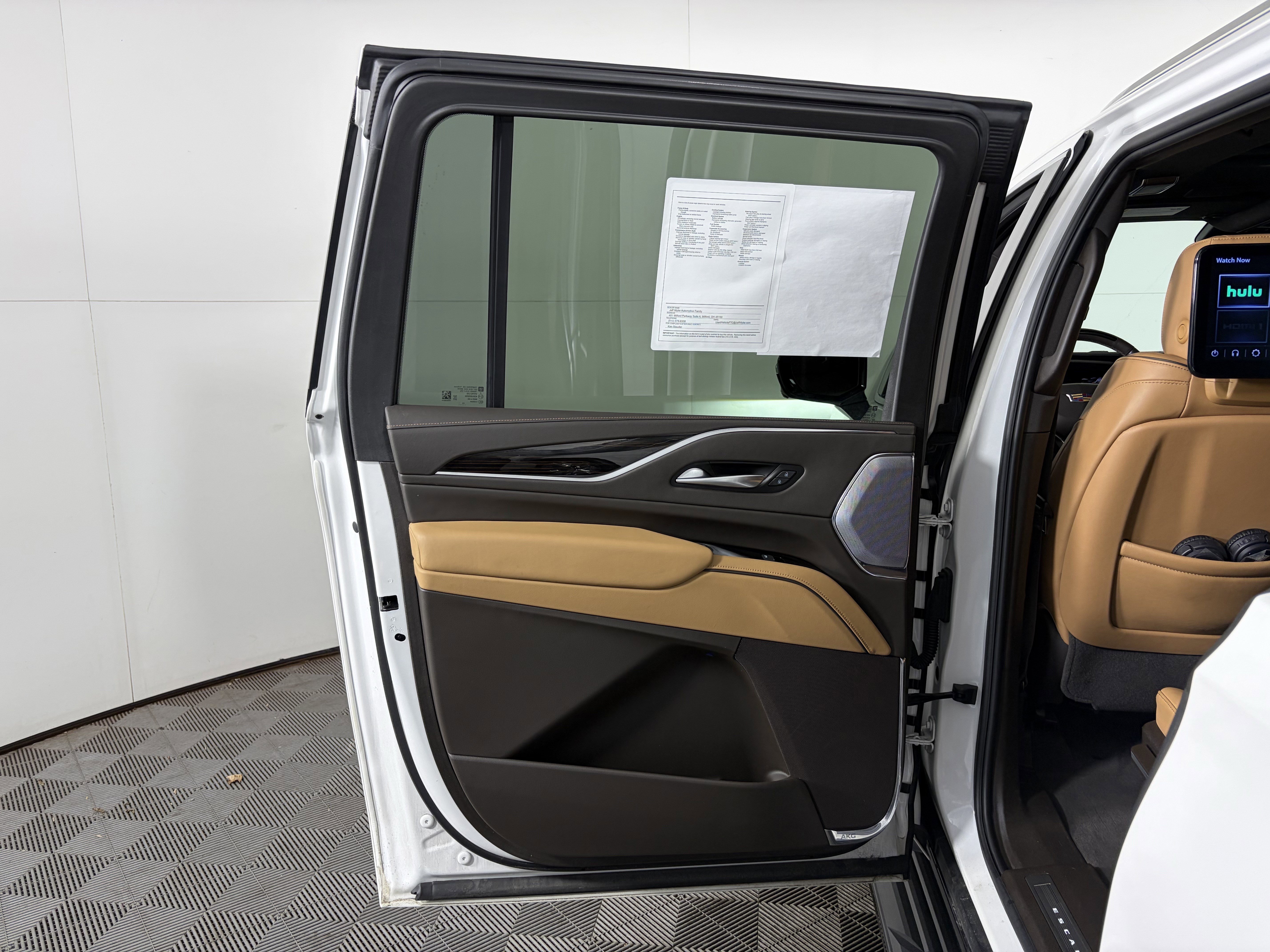 Used 2024 Cadillac Escalade ESV Premium Luxury w/ Performance Package image 37