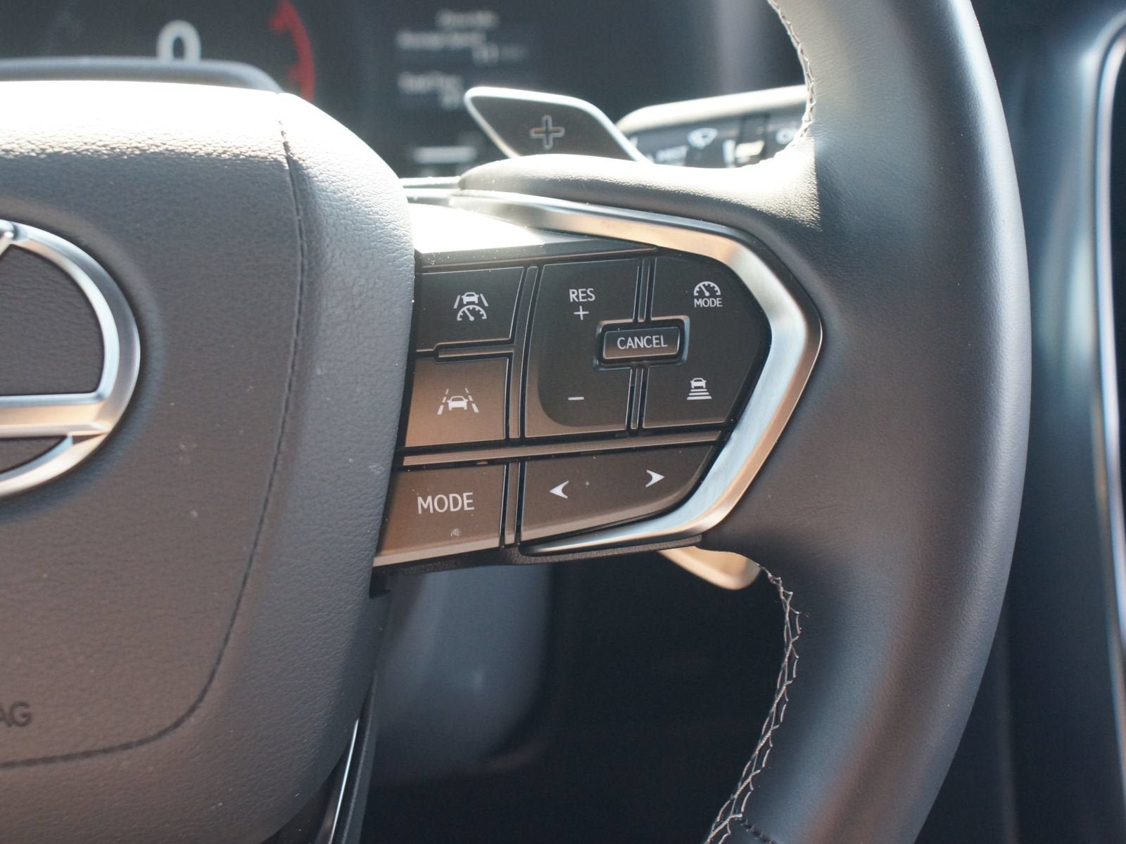 Used 2025 Lexus LX 700h Overtrail AWD/4WD image 12