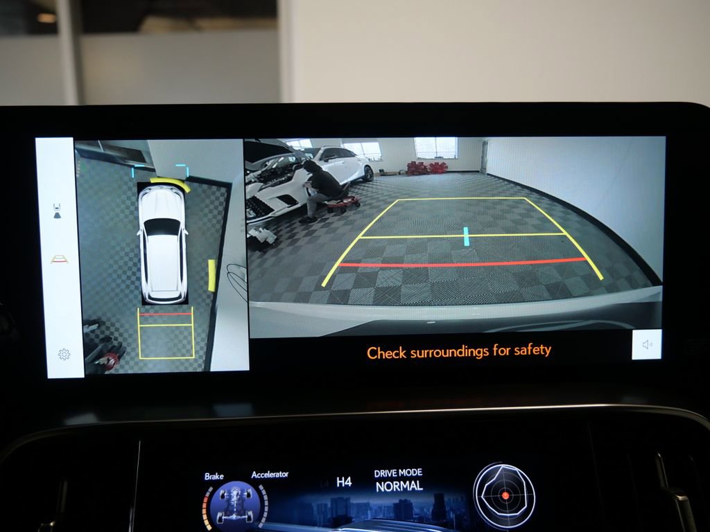 Used 2025 Lexus LX 700h Overtrail image 23