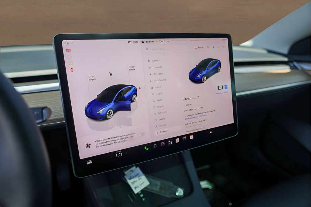 Used 2023 Tesla Model 3 Standard Range RWD image 18