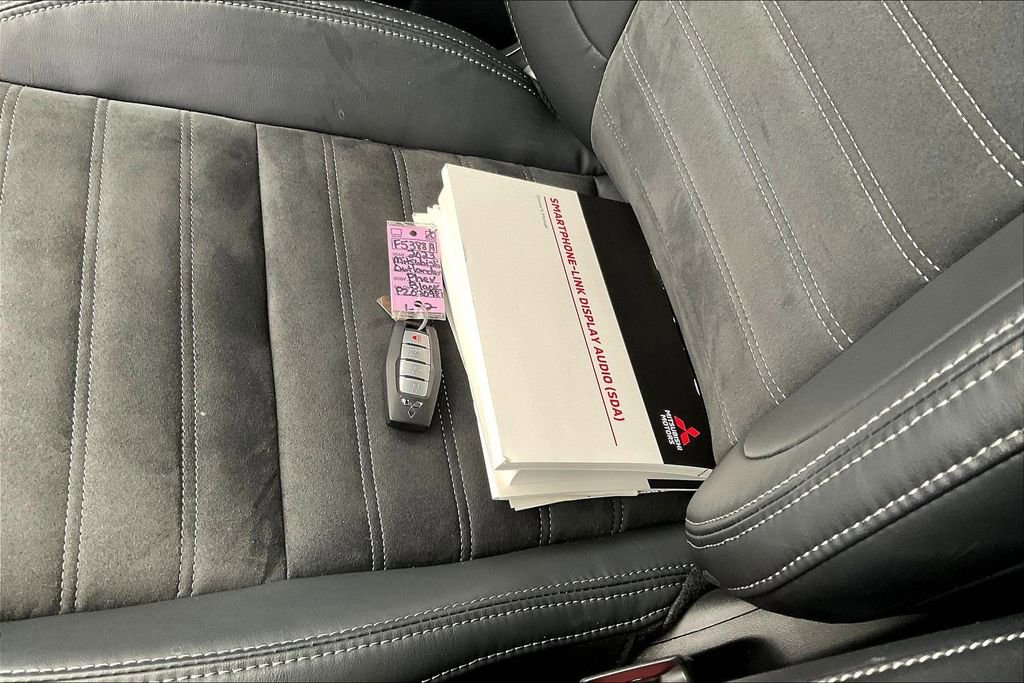 Used 2023 Mitsubishi Outlander SE image 10