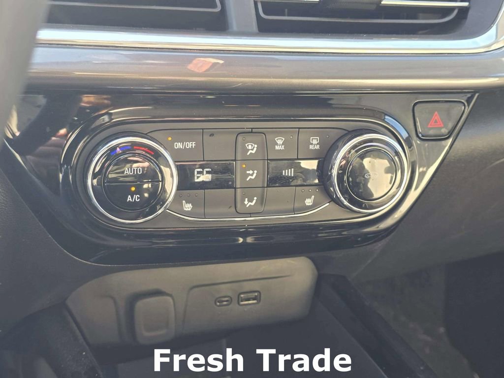 Used 2025 Chevrolet Trax ACTIV w/ Driver Confidence Package image 11