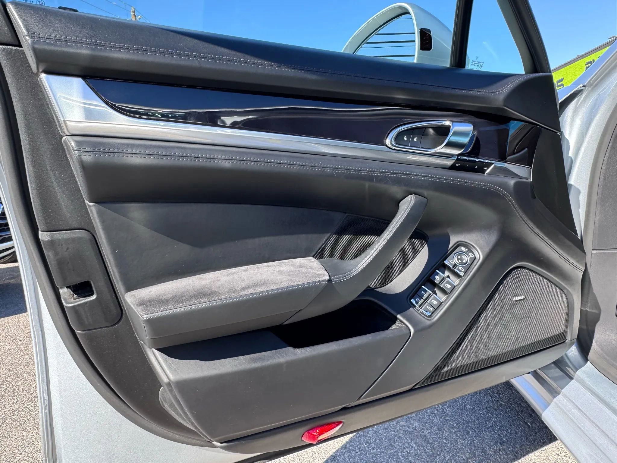 Used 2016 Porsche Panamera GTS image 12