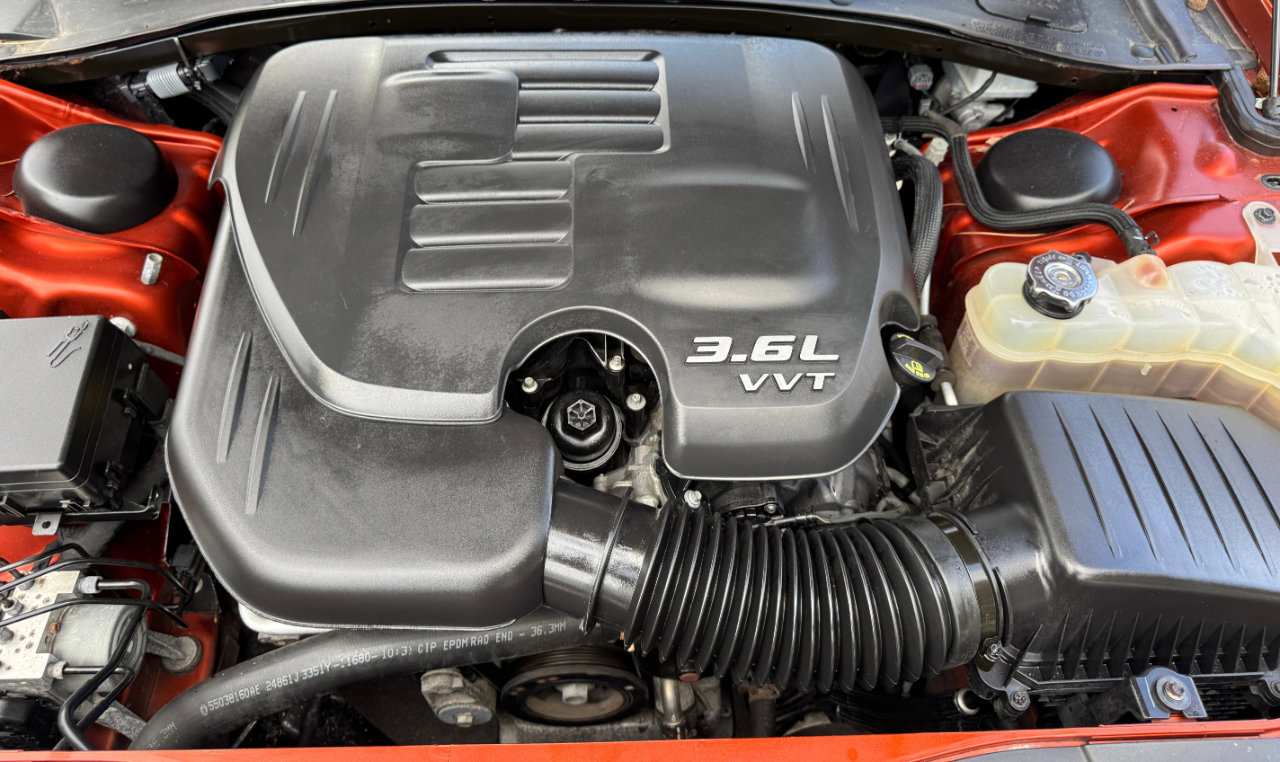 Used 2021 Chrysler 300 Touring L image 6