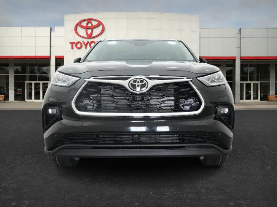 New 2026 Toyota Highlander Limited image 3
