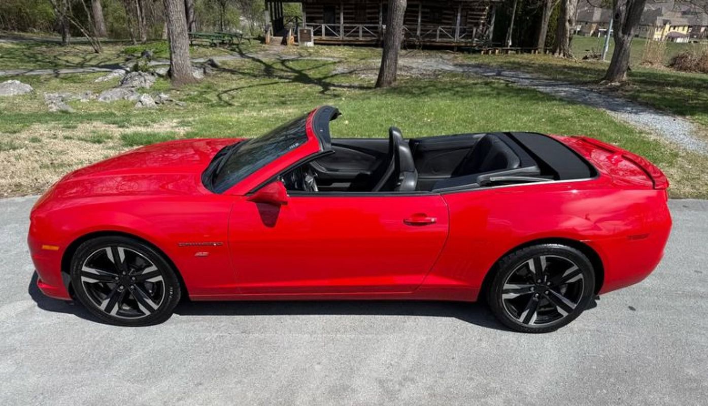 Used 2011 Chevrolet Camaro SS w/ RS Package image 11