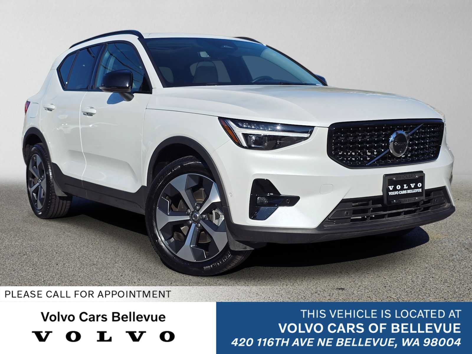 Certified 2026 Volvo XC40 B5 Plus AWD/4WD image 1