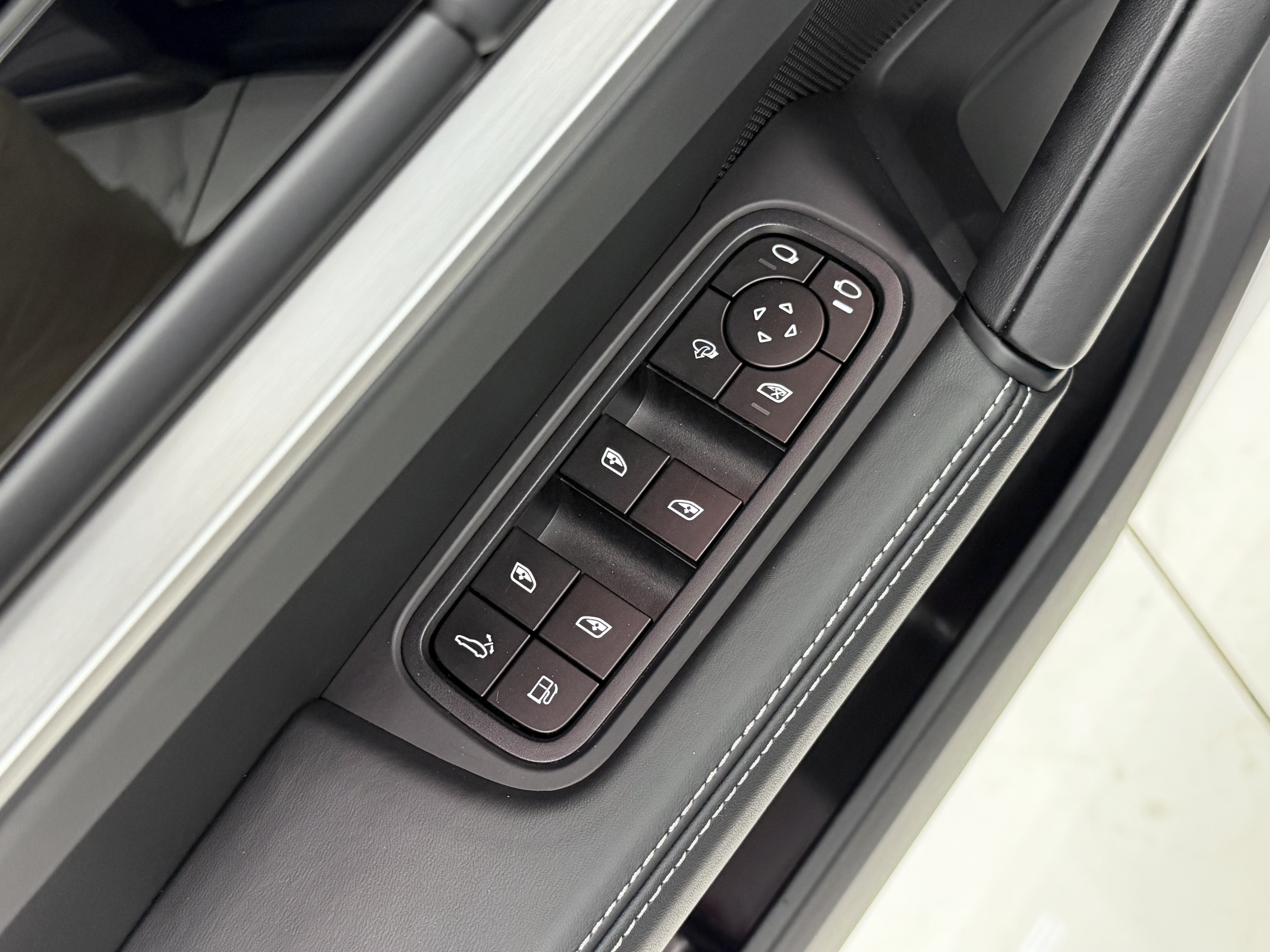 Certified 2026 Porsche Cayenne S AWD/4WD image 29