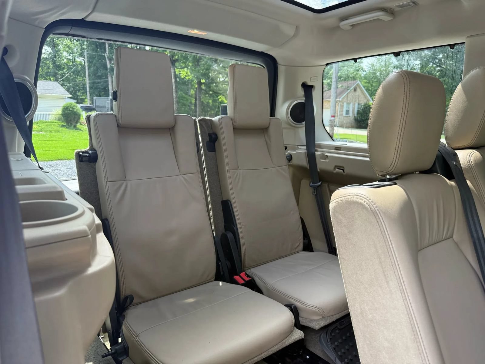Used 2011 Land Rover LR4 HSE LUX AWD/4WD image 8