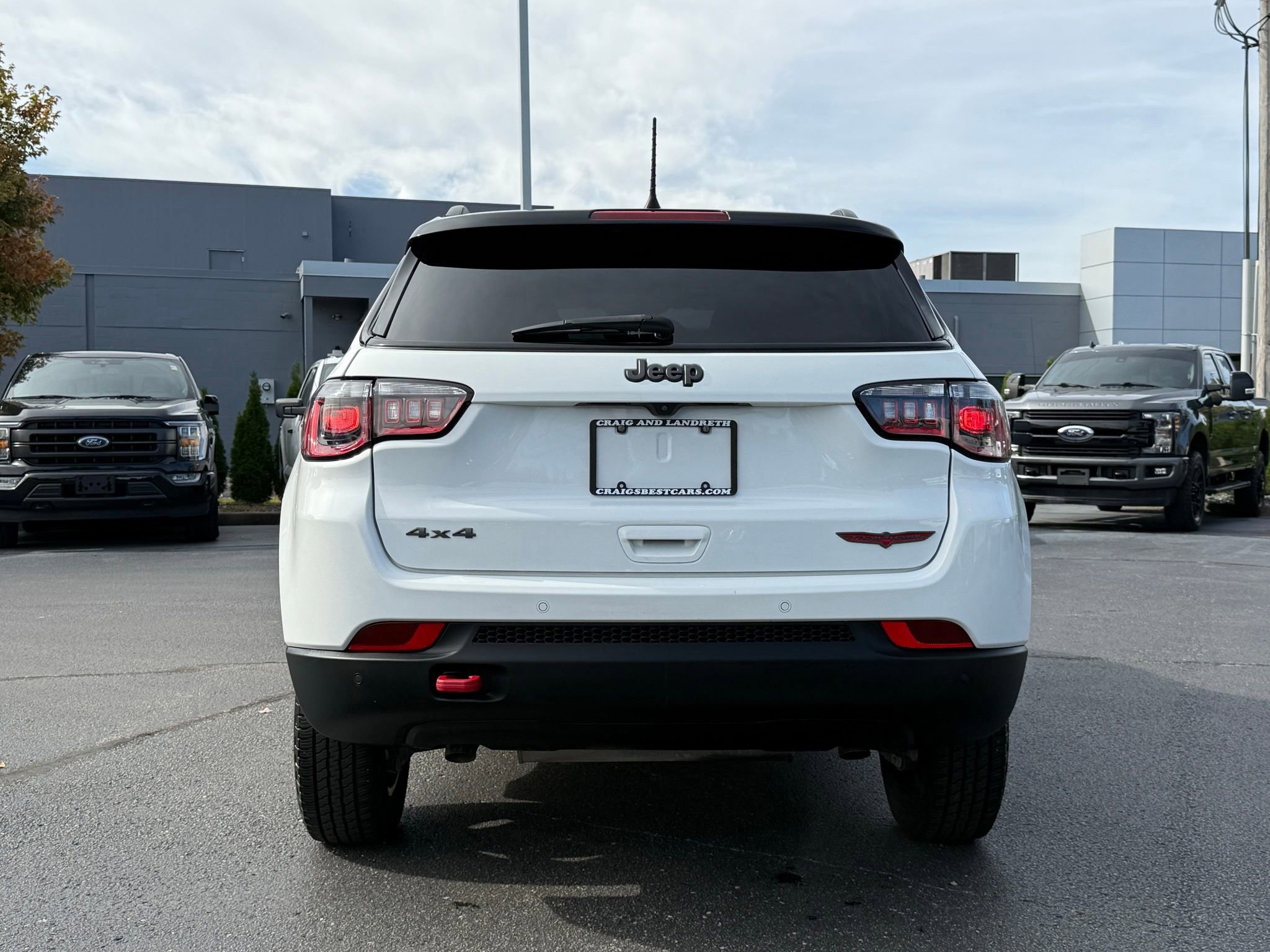 Used 2023 Jeep Compass Trailhawk w/ Trailhawk Convenience Group image 9