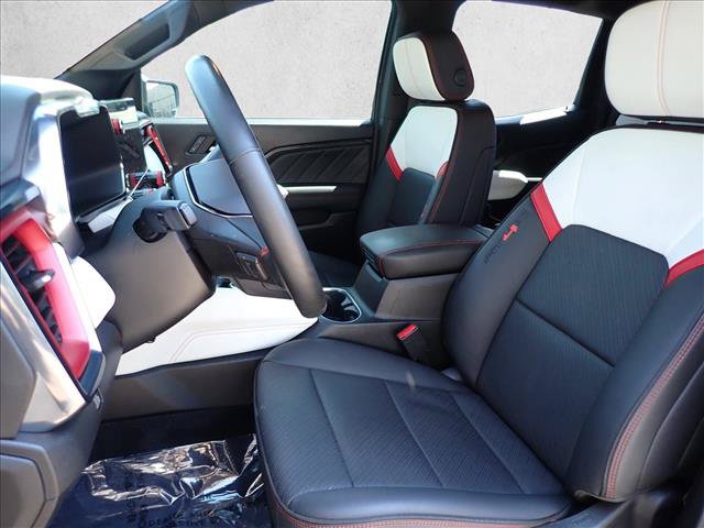 Used 2024 GMC Canyon AT4X AWD/4WD image 10