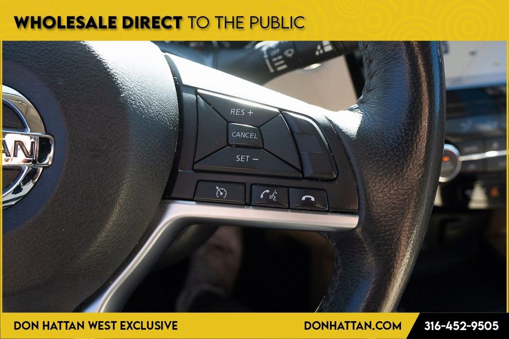 Used 2017 Nissan Rogue SV w/ SV Premium Package image 12