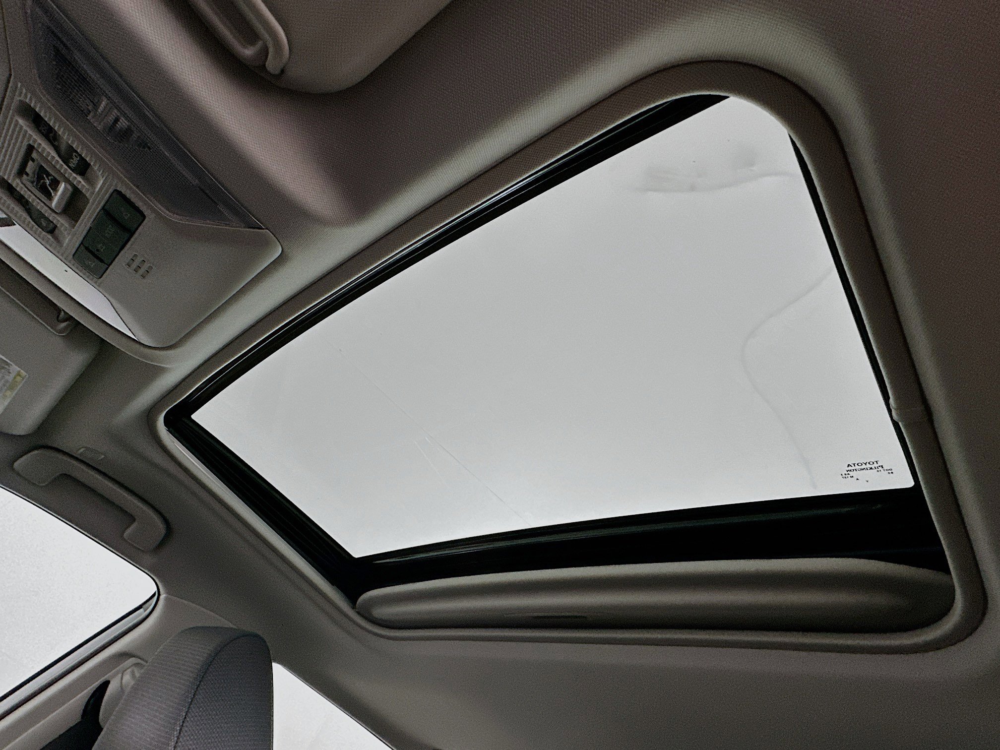 Used 2025 Toyota RAV4 XLE w/ Convenience Package image 26
