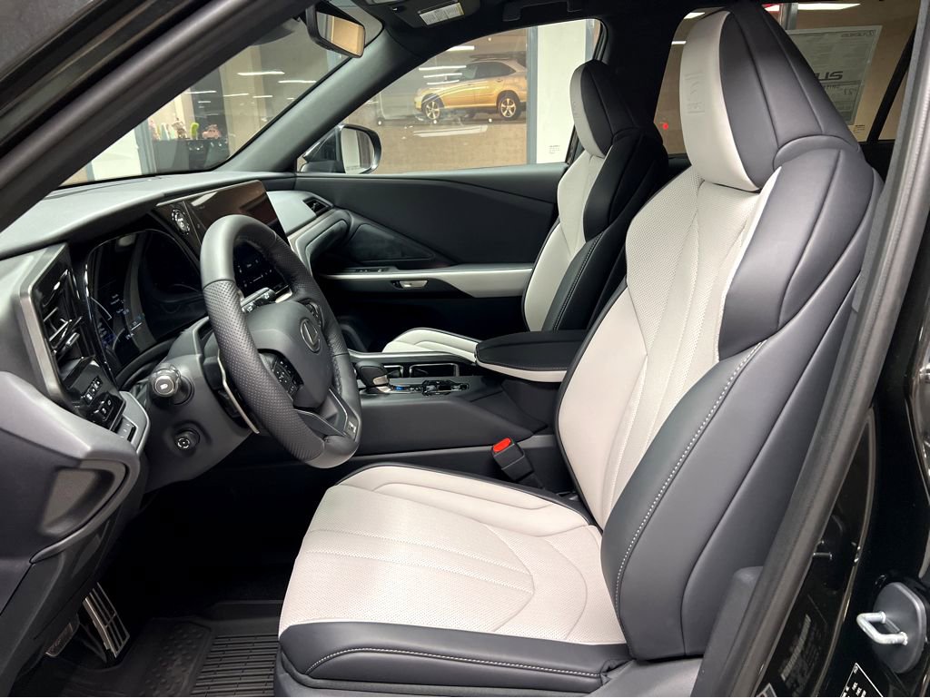 New 2026 Lexus TX 500h AWD image 9