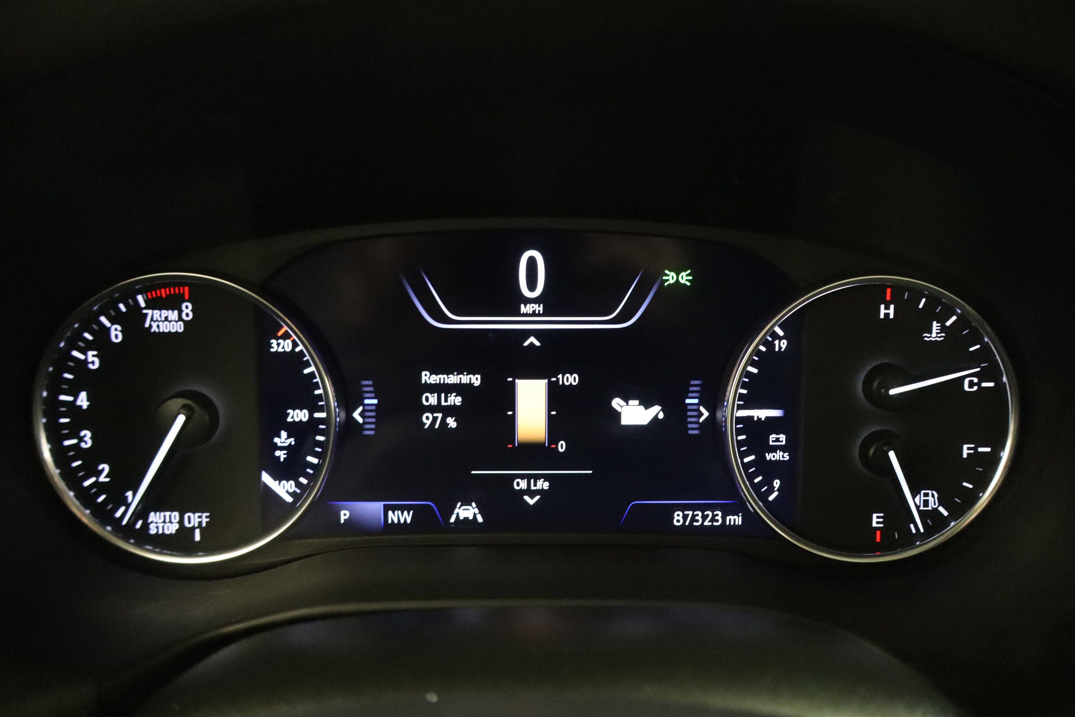 Used 2023 Buick Enclave Avenir w/ Avenir Technology Package image 18