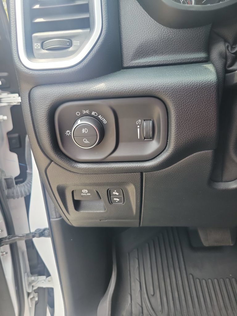 Used 2021 RAM 1500 Big Horn RWD image 35
