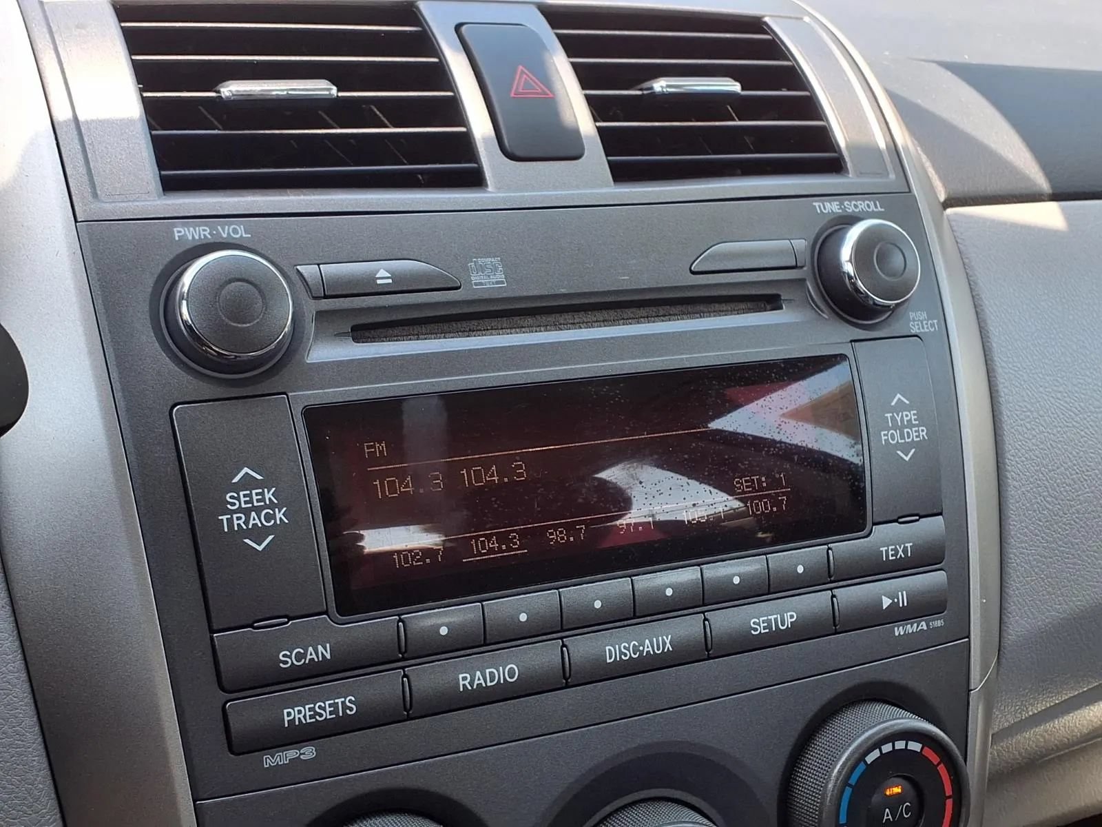 Used 2011 Toyota Corolla LE FWD image 10