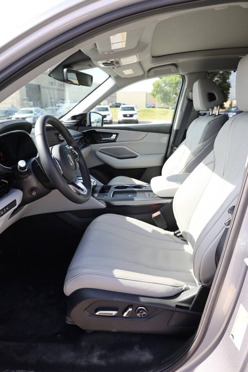 Used 2026 Acura MDX w/ Technology Package AWD/4WD image 13