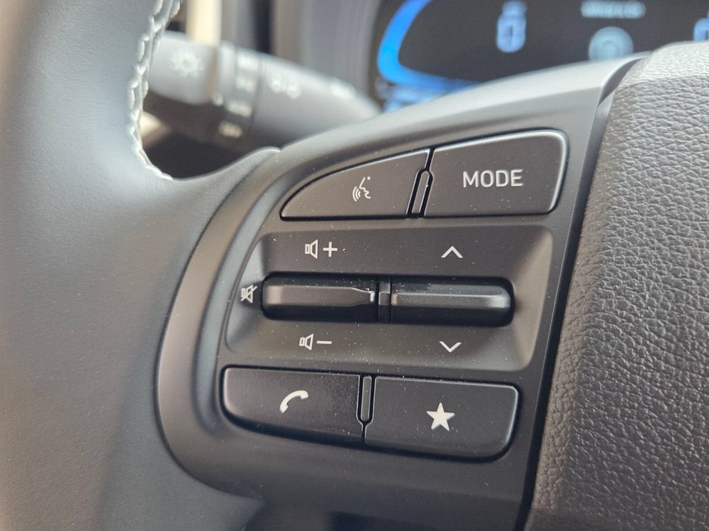 New 2025 Hyundai Venue Limited FWD image 24