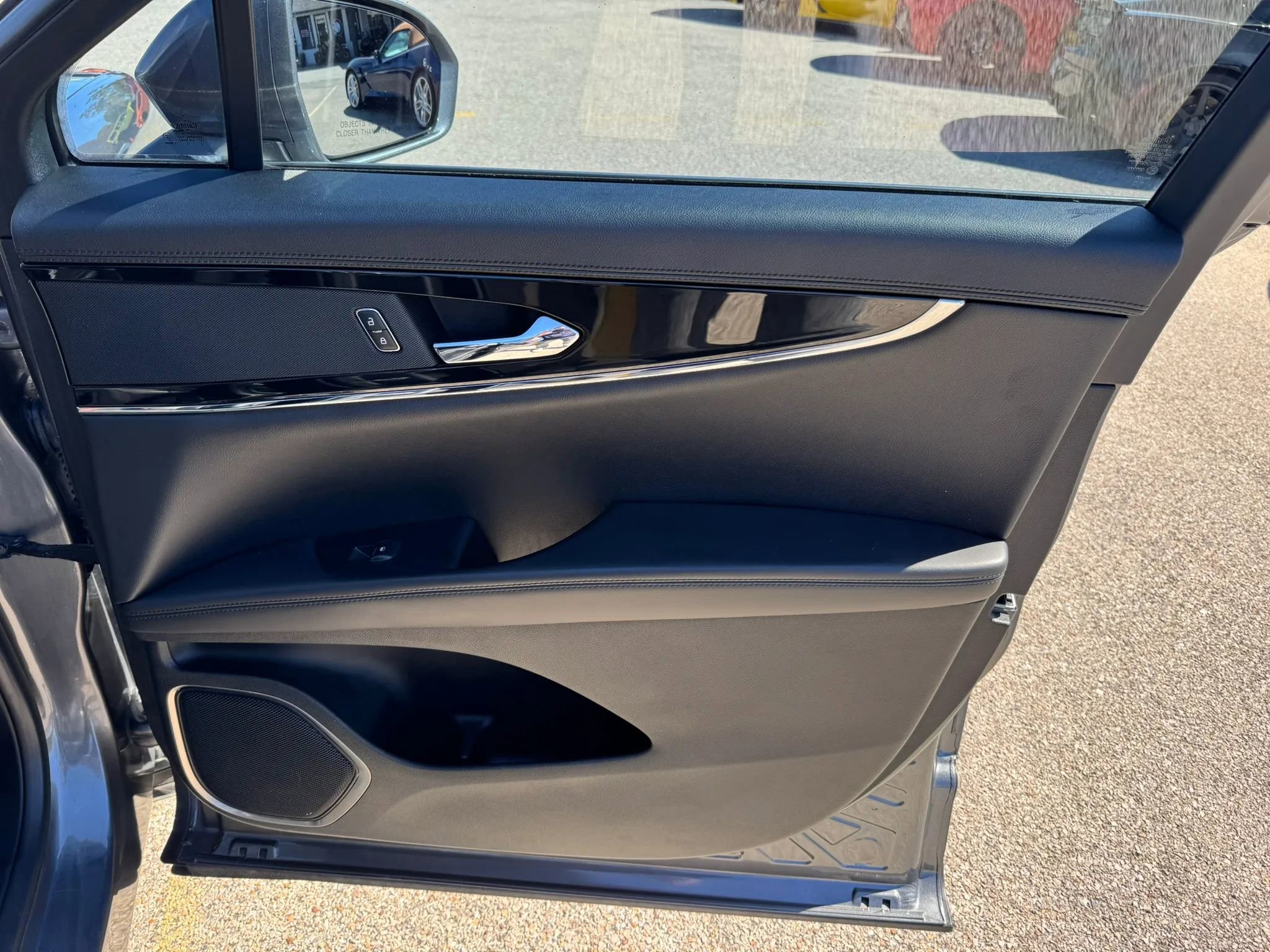 Used 2022 Lincoln Nautilus FWD w/ Premium Package image 18