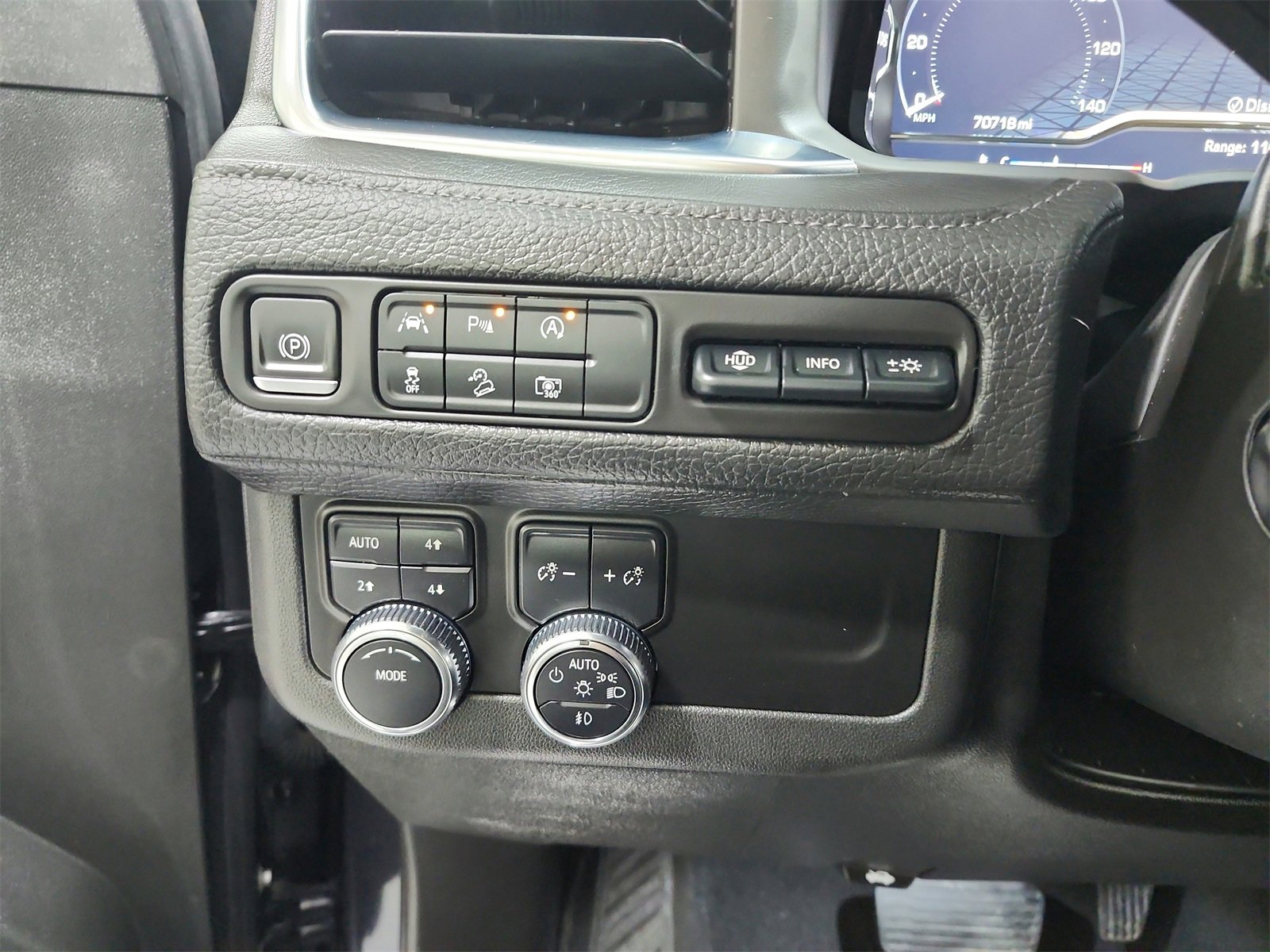 Used 2023 GMC Yukon Denali image 28