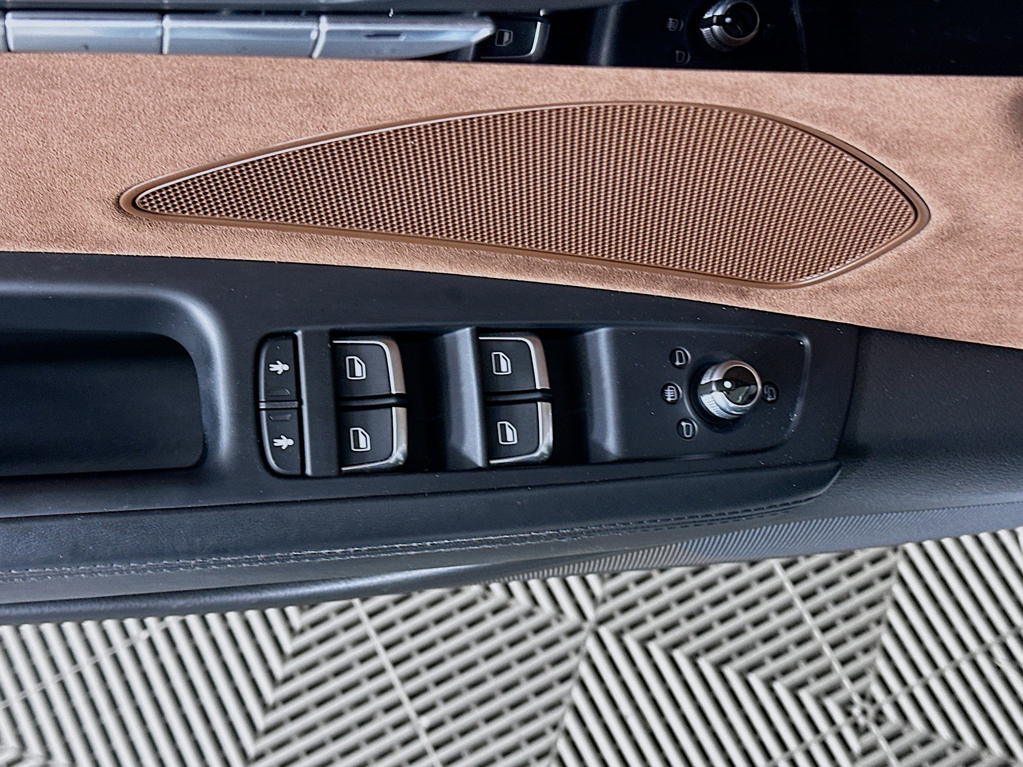 Used 2014 Audi A8 L TDI AWD/4WD image 15