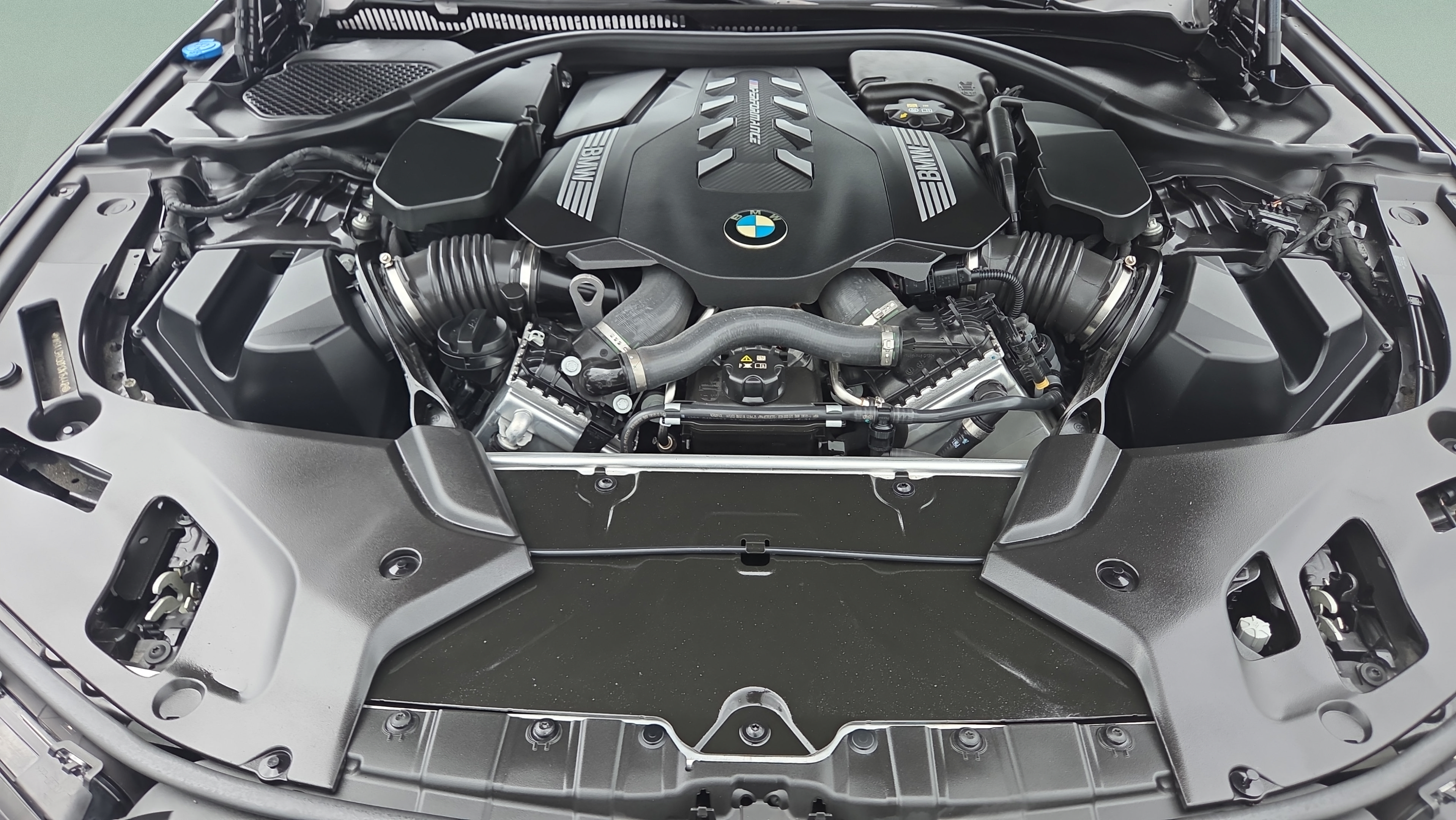 Certified 2023 BMW M550i xDrive AWD/4WD image 19