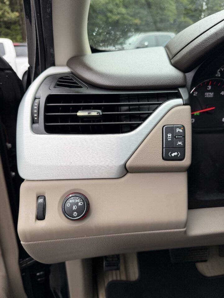 Used 2016 GMC Yukon XL SLT w/ Open Road Package RWD image 28