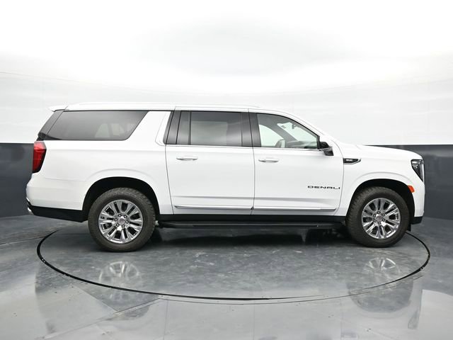 Used 2022 GMC Yukon XL Denali image 8