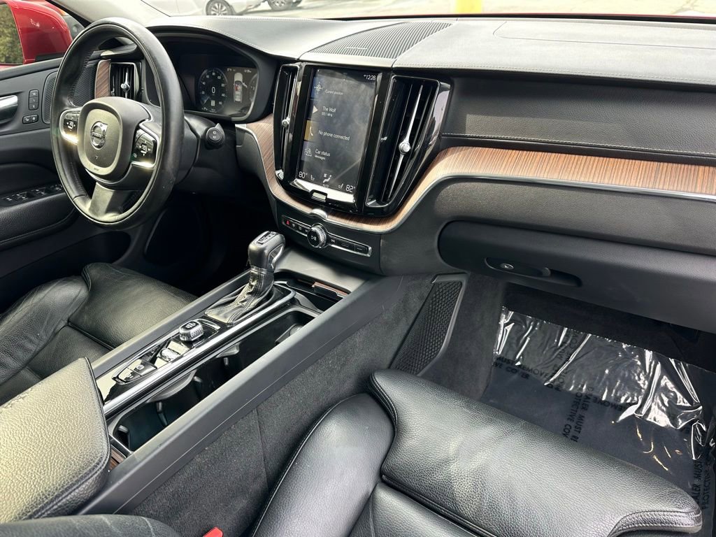 Used 2019 Volvo XC60 T5 Inscription image 18