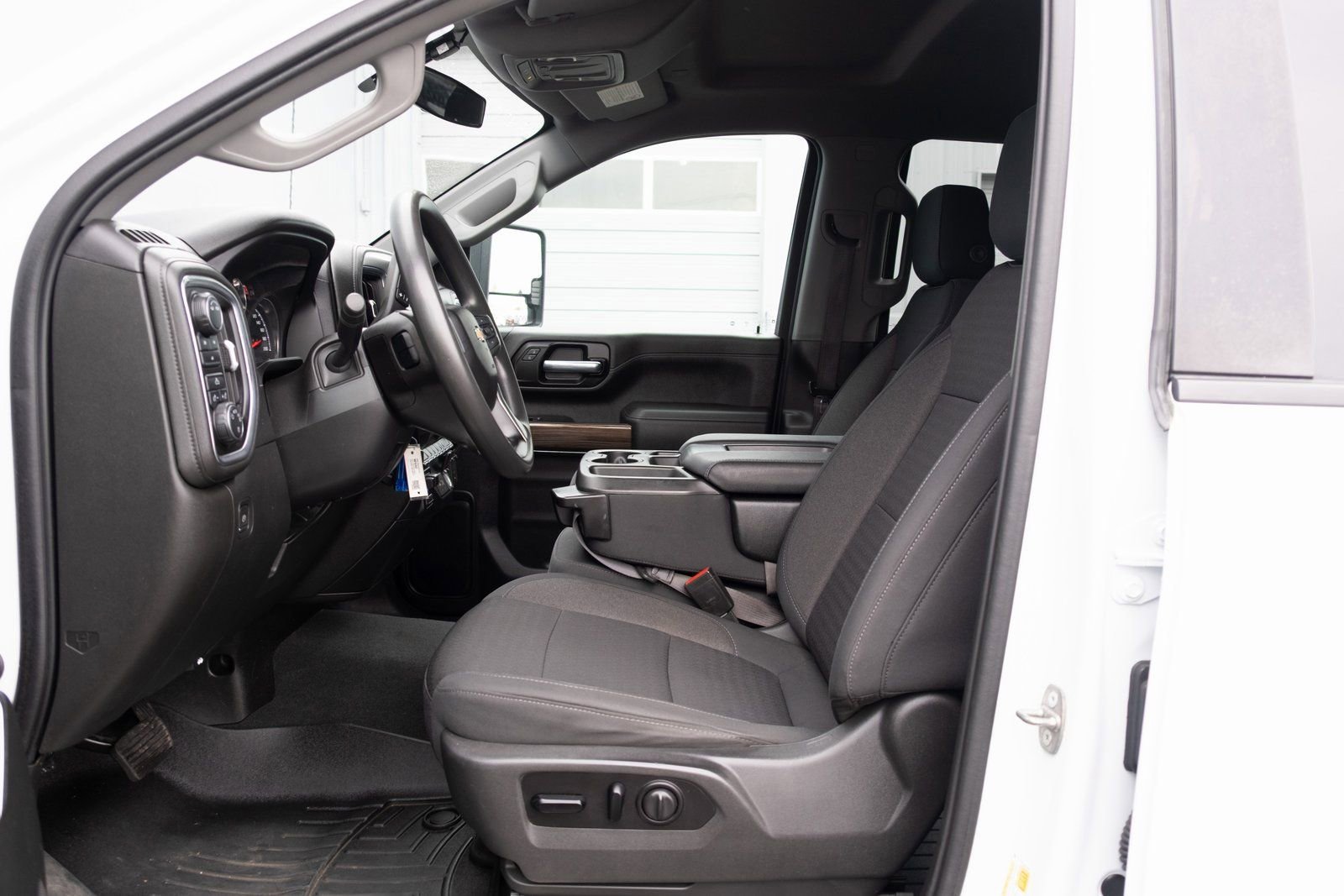 Used 2021 Chevrolet Silverado 2500 LT w/ Snow Plow Prep/Camper Package AWD/4WD image 8
