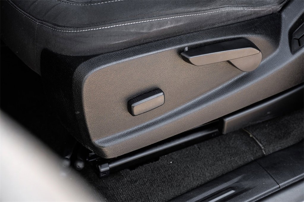 Used 2016 Chevrolet Colorado LT w/ LT Convenience Package image 31