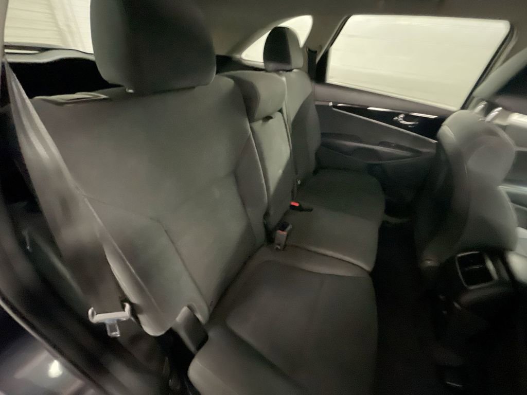 Used 2019 Kia Sorento LX image 24