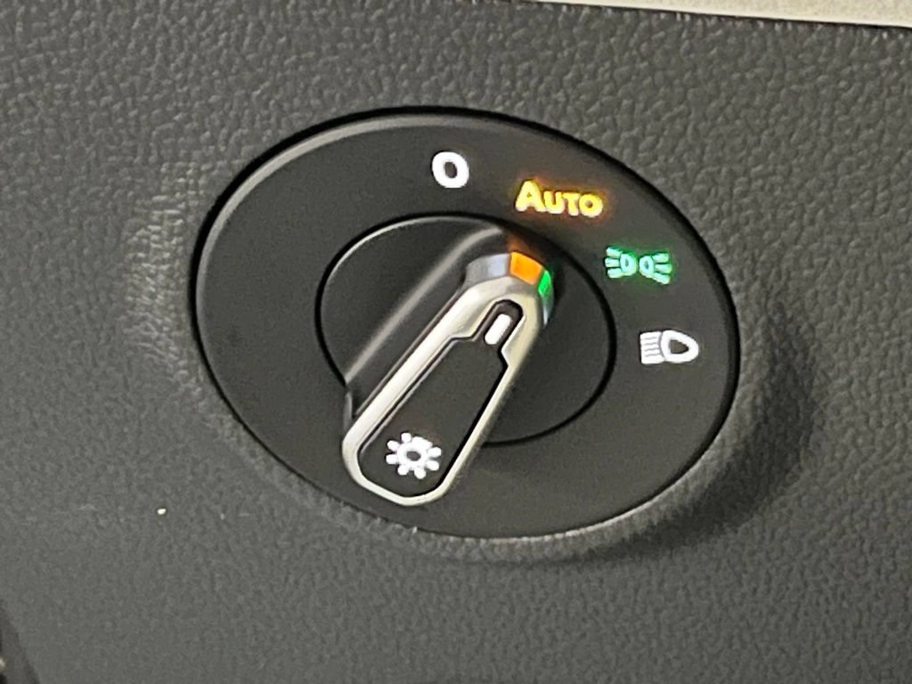 New 2026 Volkswagen Taos SE AWD/4WD image 17
